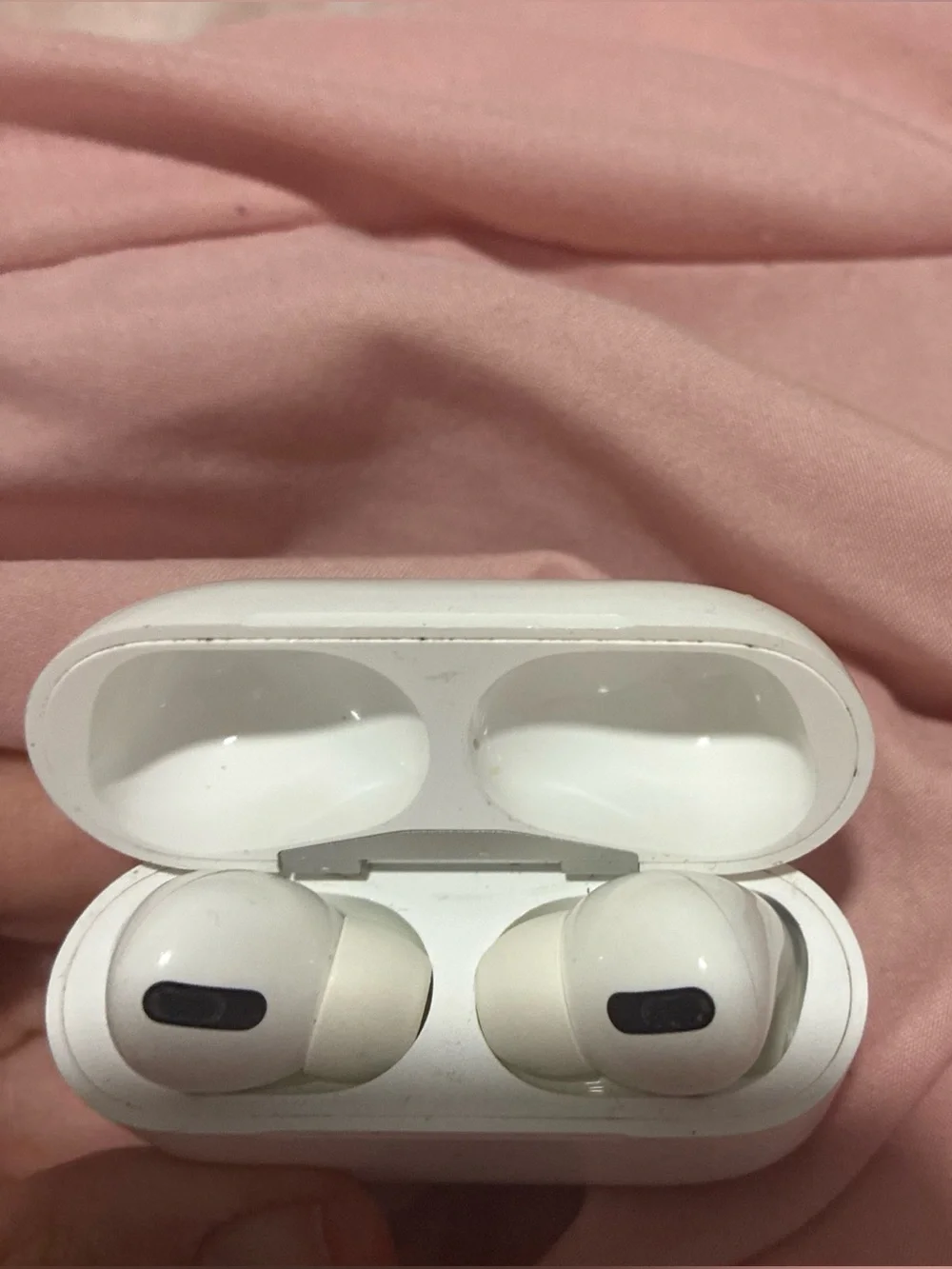 Apple Airpod Pro 1st generation w noise cancellation